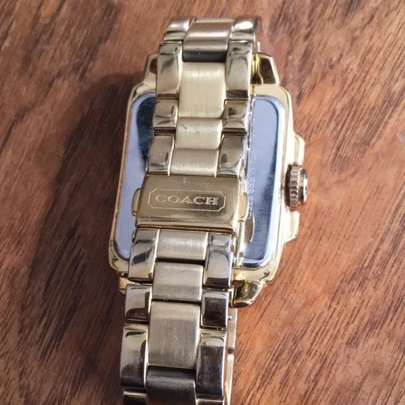 Coach watch for ladies - Picture 3 of 4
